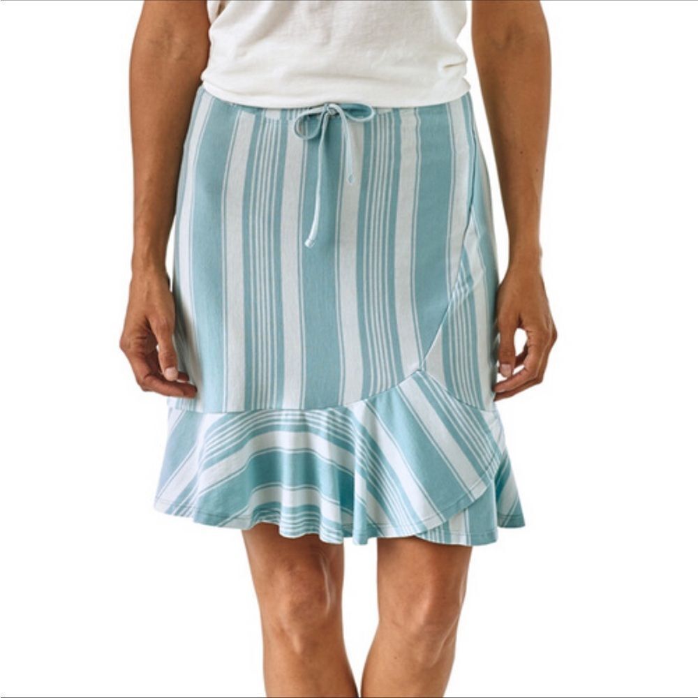 Excellent Condition Women’s Large Patagonia Alpine Valley Blue Striped Skirt
